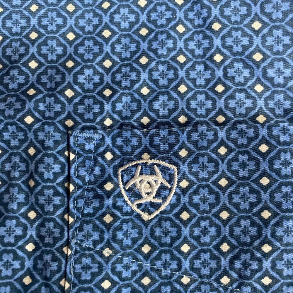 Ariat Blur Patterned Long Sleeve Button Down Shir… - image 4